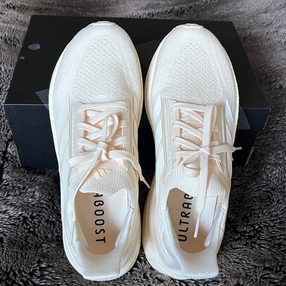 Adidas Ultraboost 5X size 8.5 in Wonder White - Picture 6 of 8